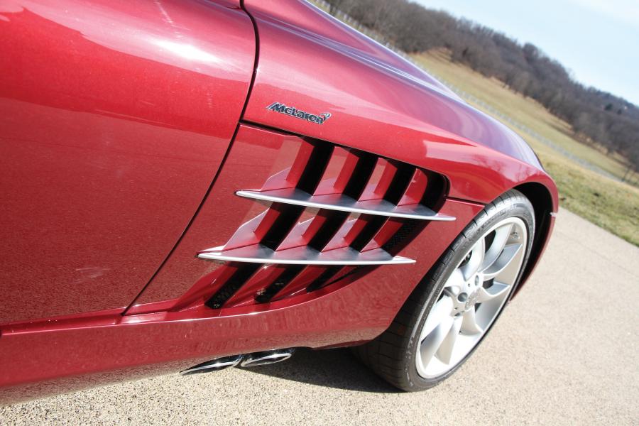 Детали экстерьера Mercedes-Benz SLR McLaren Roadster (R199) 2007 года  (NA) (фото 9 из 36)